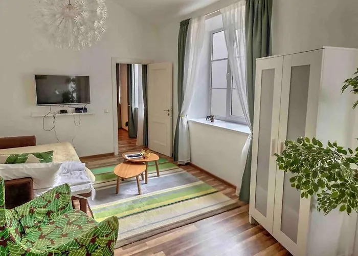 Cozy In Old דירה