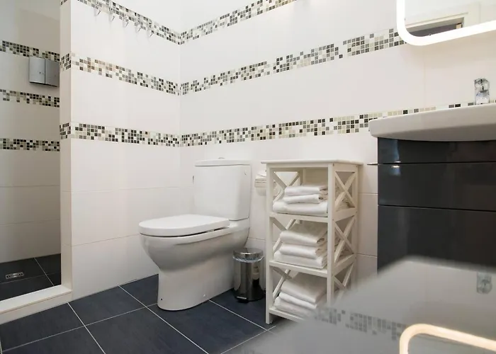 Cozy In Old דירה *