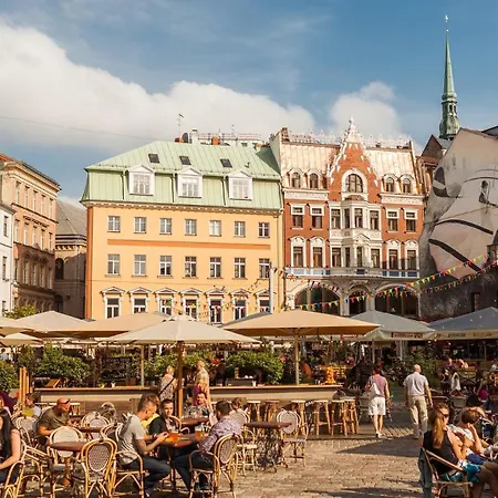 Cozy In Old Apartment *